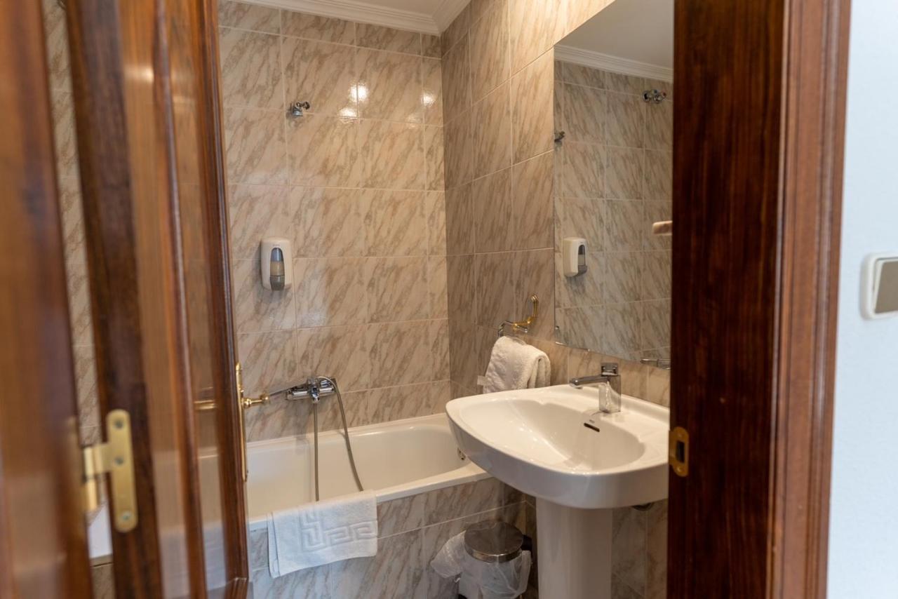 Hotel Rio Cea Puente Almuhey Extérieur photo