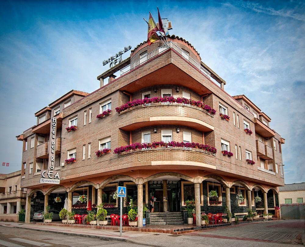 Hotel Rio Cea Puente Almuhey Extérieur photo